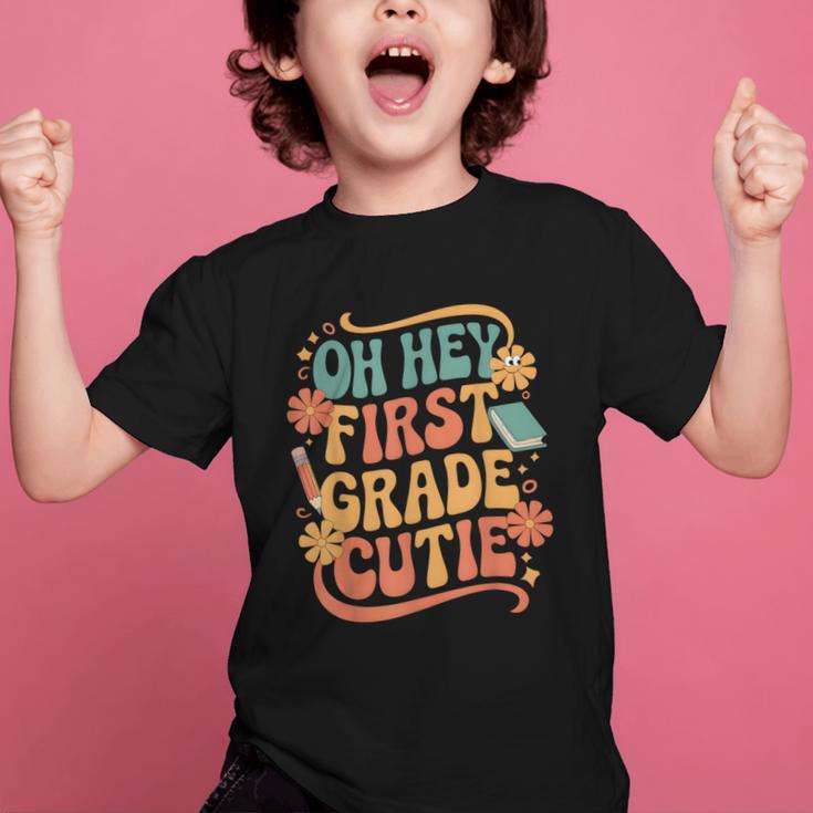 Oh Hey First Grade Cutie Back To School Graphic Kid T-Shirt