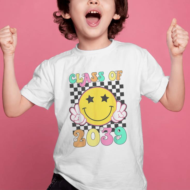 Retro Class Of 2039 Grow With Me Back To School Kindergarten Graphic Kid T-Shirt Retro Class Of 2039 Grow With Me Back To School Kindergarten Graphic Kid T-Shirt