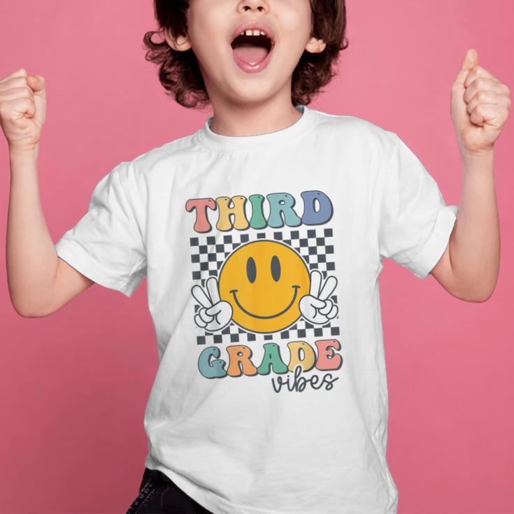Third Grade Vibes Retro Smile Back To School 3rd Grade Team Graphic Kid T-Shirt