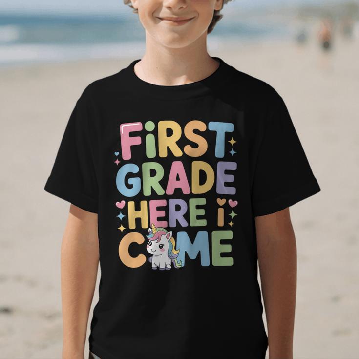 First Grade Here I Come Unicorn Back To School Graphic Kid T-Shirt