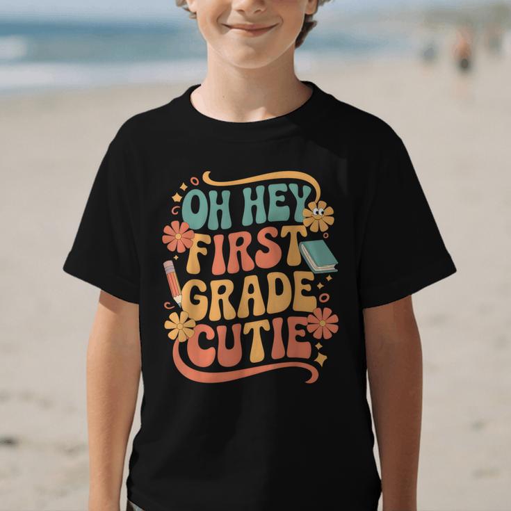 Oh Hey First Grade Cutie Back To School Graphic Kid T-Shirt