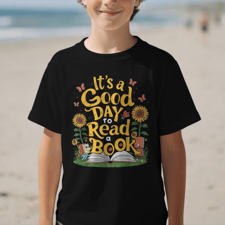 Student It's A Good Day To Read a Book Back To School Graphic Kid T-Shirt Student It's A Good Day To Read a Book Back To School Graphic Kid T-Shirt