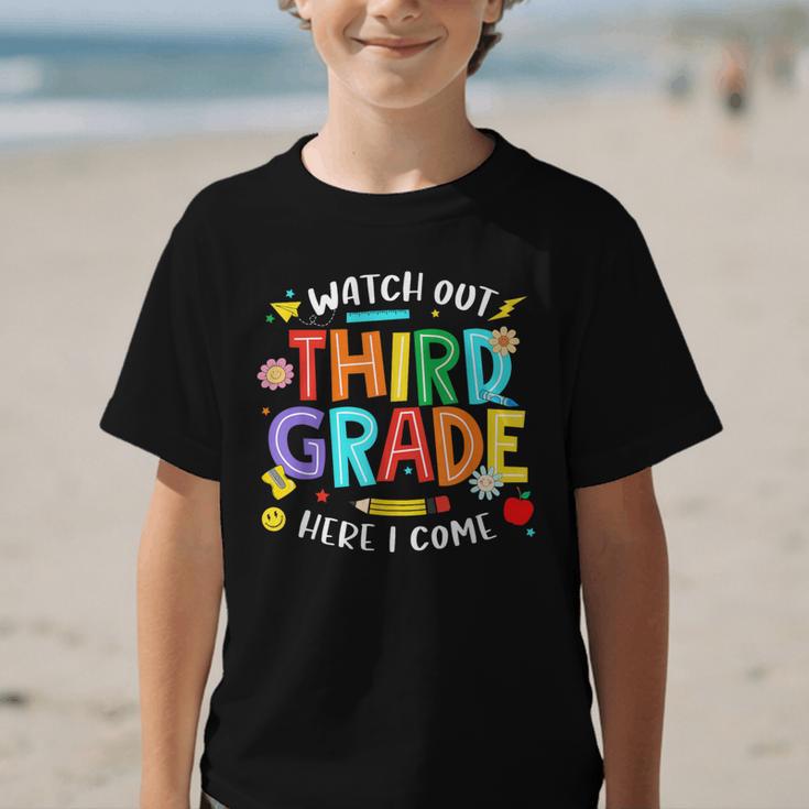 Watch Out Third Grade Here I Come 3rd Grade Back To School Graphic Kid T-Shirt