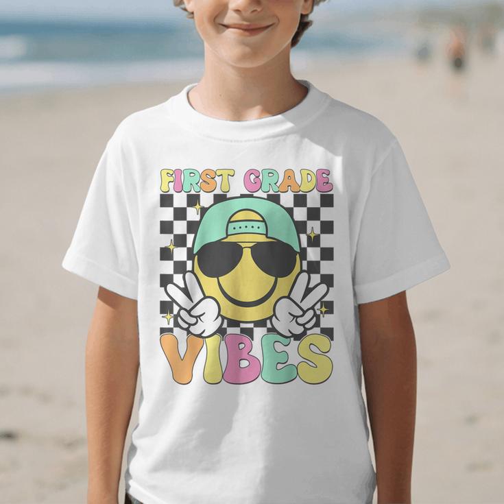 1st Grade Vibes Smile Face Back To School First Grade Graphic Kid T-Shirt 1st Grade Vibes Smile Face Back To School First Grade Graphic Kid T-Shirt