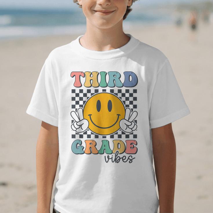 Third Grade Vibes Retro Smile Back To School 3rd Grade Team Graphic Kid T-Shirt