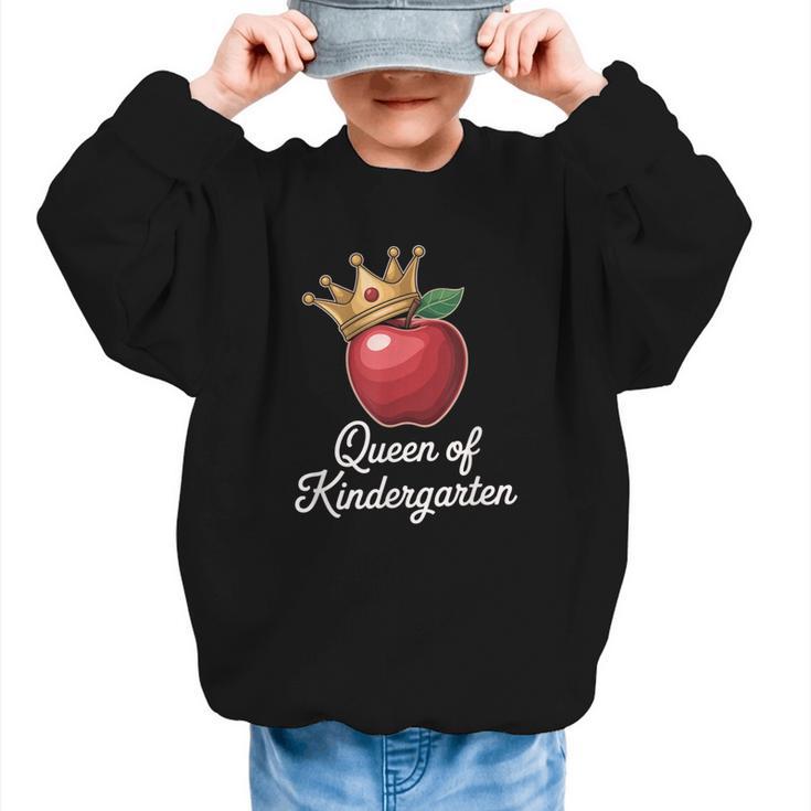 Queen Of Kindergarten Graduation Back To School Girl Graphic Kid Sweatshirt
