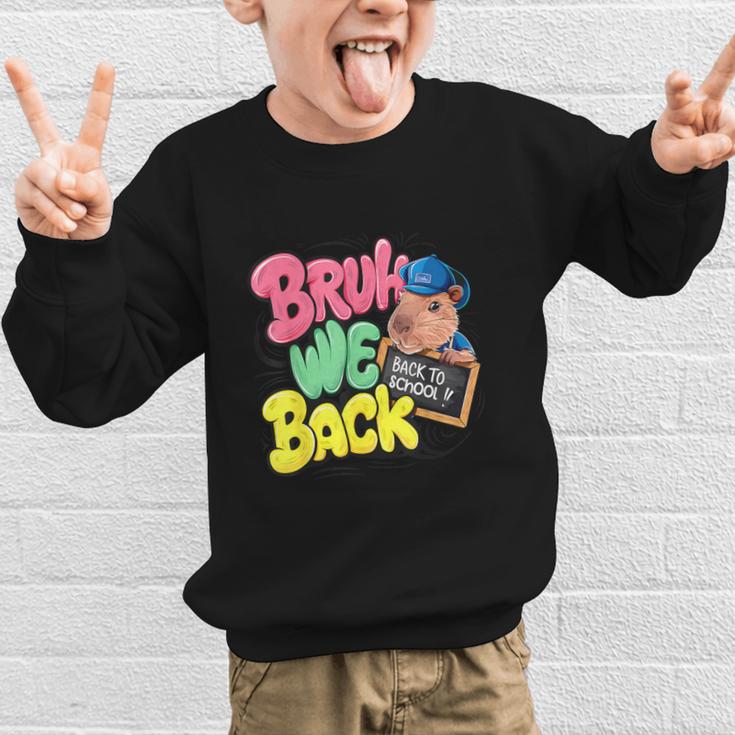 Bruh Wir UnterstüTzen Den Ersten Schulday Back To School Capybara Graphic Kid Sweatshirt Bruh Wir UnterstüTzen Den Ersten Schulday Back To School Capybara Graphic Kid Sweatshirt