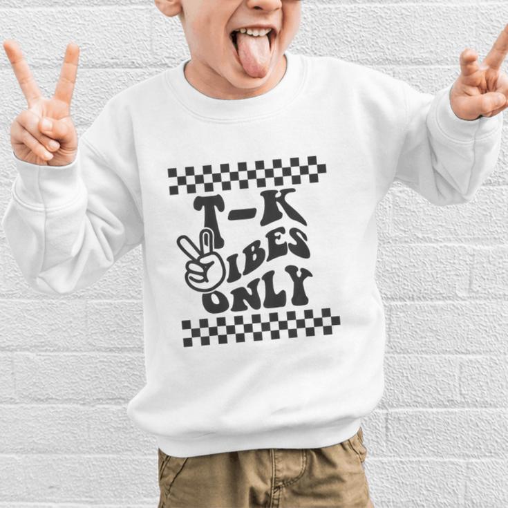 1st Day Of TK Vibes Only Retro Girls Back To SchoolK Boys Graphic Kid Sweatshirt