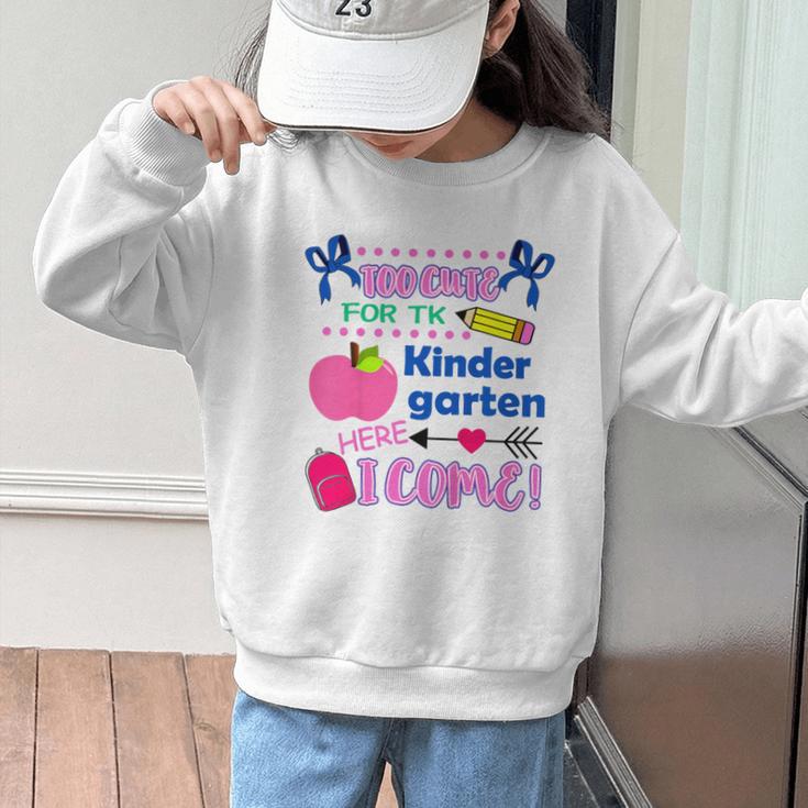 Kids Back To School Here I Come Kindergarten Girls TK Grad Graphic Kid Sweatshirt
