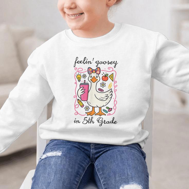 Feeling Goosey In 5th Grade Silly Goose Back To School Graphic Kid Sweatshirt