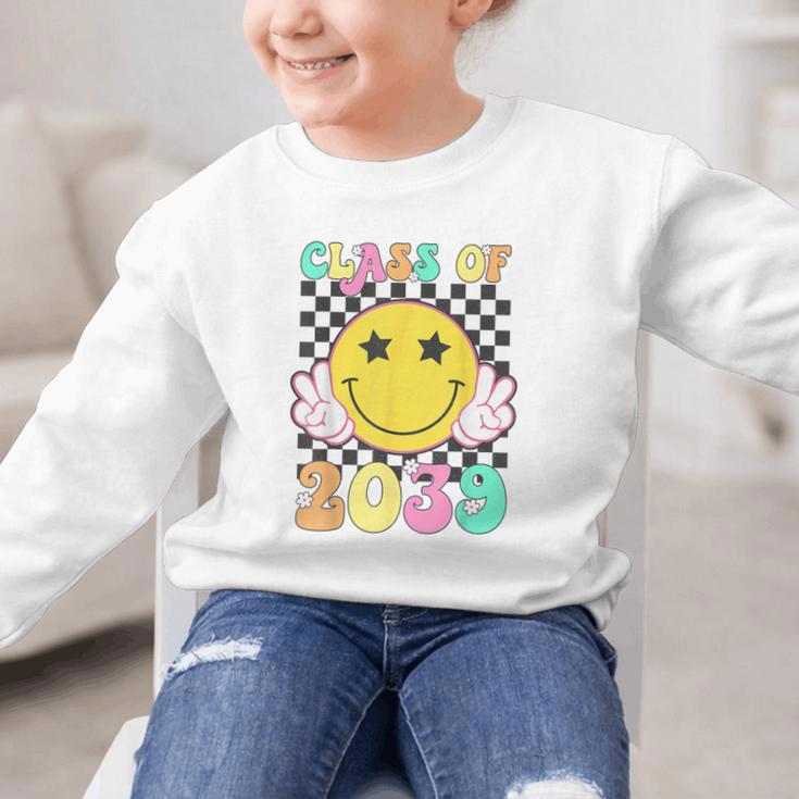 Retro Class Of 2039 Grow With Me Back To School Kindergarten Graphic Kid Sweatshirt Retro Class Of 2039 Grow With Me Back To School Kindergarten Graphic Kid Sweatshirt