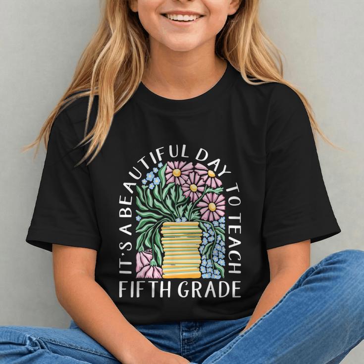 Inspiring 5th Grade Teacher Back to School Youth T-shirt Inspiring 5th Grade Teacher Back to School Youth T-shirt