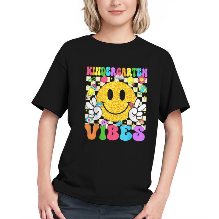 Groovy Smiley Kindergarten Vibes Back to School Youth T-shirt Groovy Smiley Kindergarten Vibes Back to School Youth T-shirt