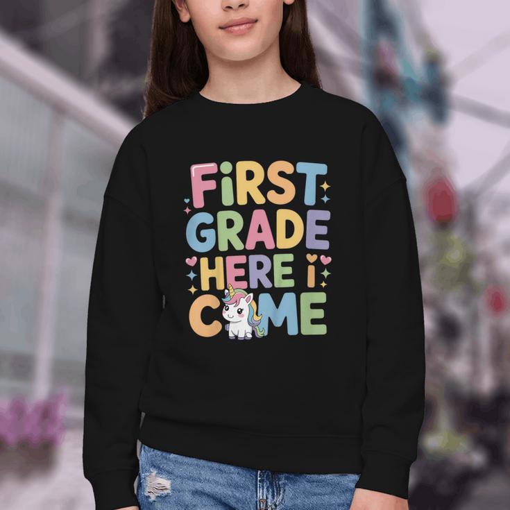 First Grade Here I Come Unicorn Back To School Youth Crewneck Sweatshirt