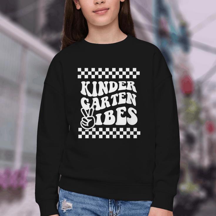 Kindergarten Vibes Retro Girl Back To School Kinder Boy Youth Crewneck Sweatshirt