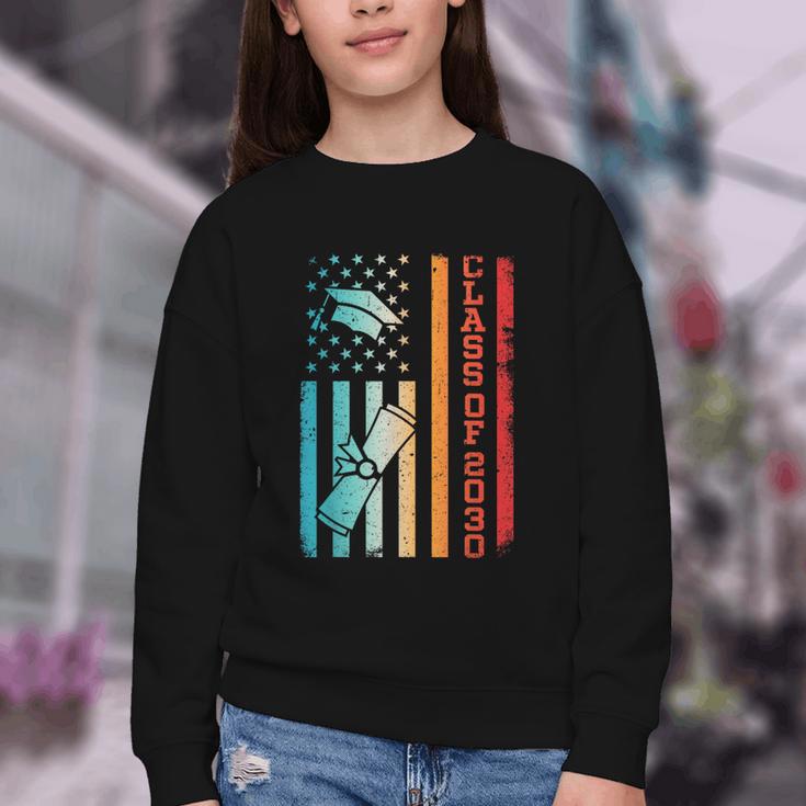 Vintage Class Of 2030 Graduation Back To School USA Flag Youth Crewneck Sweatshirt