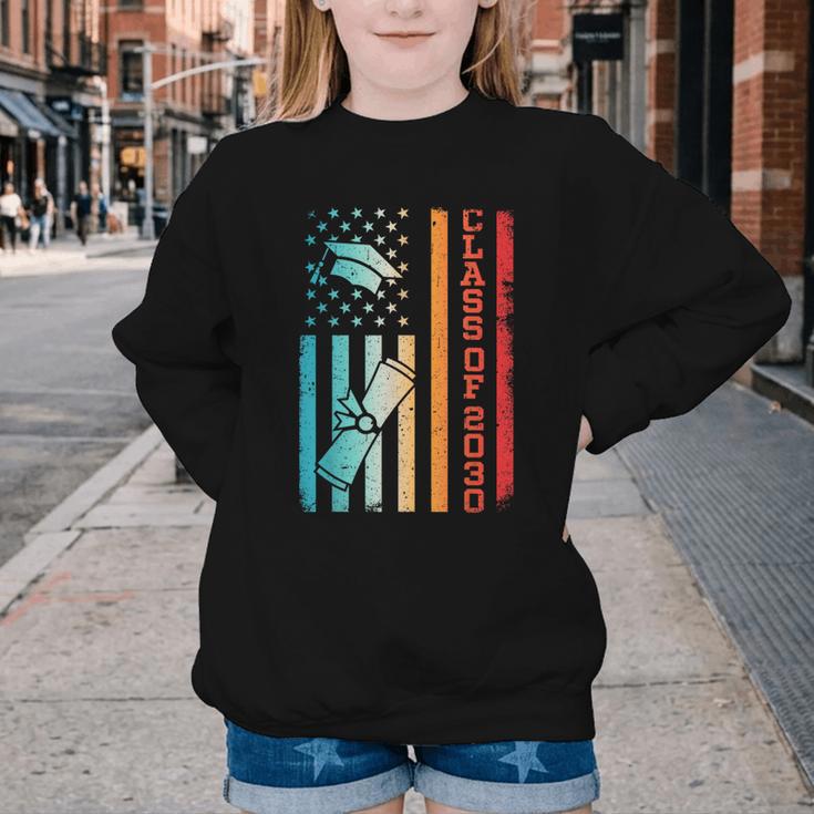 Vintage Class Of 2030 Graduation Back To School USA Flag Youth Crewneck Sweatshirt