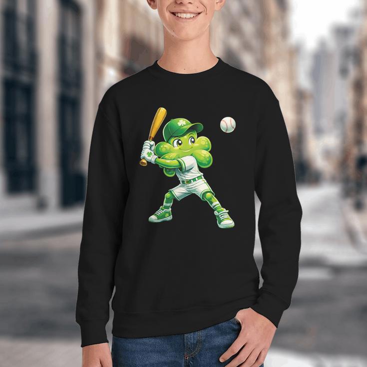 Shamrock Playing Baseball St Patricks Day Men Boys Kid Youth Crewneck Sweatshirt