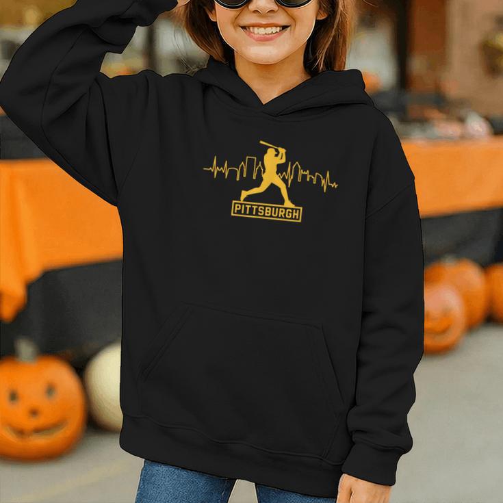 Pittsburgh Lovers Skyline Retro Baseball Heartbeat Men Women Graphic Youth Hoodie Pittsburgh Lovers Skyline Retro Baseball Heartbeat Men Women Graphic Youth Hoodie