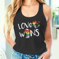Love Wins Raised Fist Lgbt Lgbtq プライド アウェアネス レインボー タンクトップ