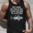 Buy A Man Eat Fish He Day Teaching Fish Man To A Lifetime Fish タンクトップ 彼への贈り物