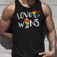 Love Wins Raised Fist Lgbt Lgbtq プライド アウェアネス レインボー タンクトップ 彼への贈り物