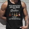 Never Underestimate An Old Man With A Guitar タンクトップ 彼への贈り物