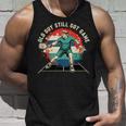 Old Guytill Got Game Pickle Ball メンズ タンクトップ 彼への贈り物