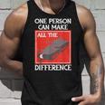 One Person Can Make A Difference Tiananmen タンクマン タンクトップ 彼への贈り物