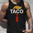 TACO トランプズ・オールウェイズ・チキン・アウト・タコス タンクトップ 彼への贈り物