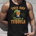 この男にはテキーラが必要だ ドリンク 酒飲み 飲酒 テキーラ タンクトップ 彼への贈り物