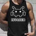 インベーダー Invader【Gamers ゲーマーズ】レトロ ゲーム ドット絵 文字 面白い かわいい タンクトップ 彼への贈り物
