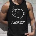 眠っているメジェド、面白い皮肉 長袖tシャツ タンクトップ 彼への贈り物