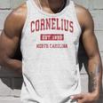 Cornelius North Carolina Nc ビンテージスポーツデザイン レッドデザイン タンクトップ 彼への贈り物
