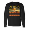 アフリカの衣装と夕日のアフリカの動物。 長袖Tシャツ ギフトのアイデア