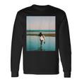 サーファー ガール（写真 リアルフォト）【Surfide サーフサイド】サーフィン 夏・海 ビーチ 砂浜 おしゃれ 長袖Tシャツ ギフトのアイデア