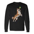 遊び心のある柴犬フェッチ追いかけテニスボール 長袖Tシャツ ギフトのアイデア