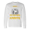 Never Underestimate An Old Man Who Know Karate 長袖Tシャツ ギフトのアイデア