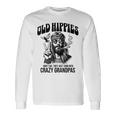 Old Hippies Don't Die They Turn Into Crazy Grandpas 長袖Tシャツ ギフトのアイデア