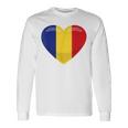 ルーマニアハートルーマニア国旗 長袖Tシャツ ギフトのアイデア