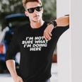 I'm Noture What I'm Doing Here Confused 長袖Tシャツ 彼への贈り物