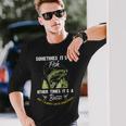 Sometimes Its A Fish Buzz Fishing Lover 漁師のギフト 長袖Tシャツ 彼への贈り物