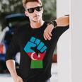 アゼルバイジャン 国旗 アゼルバイジャン ルーツ 手拳 パワー アゼルバイジャン 長袖Tシャツ 彼への贈り物