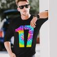 カラフルなタイダイ 17歳の誕生日または17番のチームイベント 長袖Tシャツ 彼への贈り物