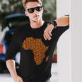 クールなアフリカの地図布、伝統的なアフリカのケンテ布。 長袖Tシャツ 彼への贈り物