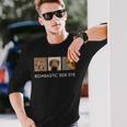 ボンバスティック・サイド・アイ・クリミナル・オフェンシブ・サイド・アイ・ドッグ・ミーム 長袖Tシャツ 彼への贈り物