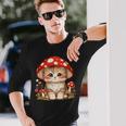 ヴィンテージ猫とキノコの帽子かわいいコテージコア美学 長袖Tシャツ 彼への贈り物