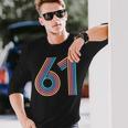 数字 61 61周年記念 男女 61歳の誕生日 長袖Tシャツ 彼への贈り物