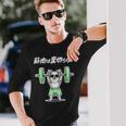 筋肉は裏切らない チワワ グッズ 犬 おもしろ 面白い ネタ 笑える 筋トレ 長袖Tシャツ 彼への贈り物