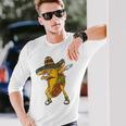 メキシコのタコスをダビングする Cinco De Mayo 長袖Tシャツ 彼への贈り物